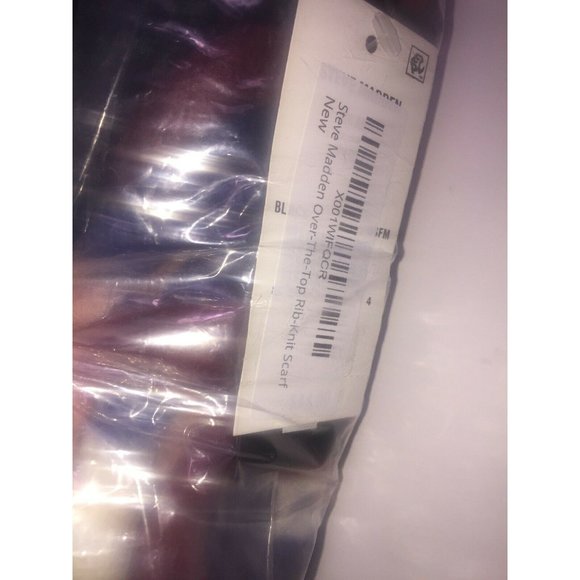 Steve Madden Over-The-Top Rib-Knit Scarf Retail $44.00 - Picture 3 of 4